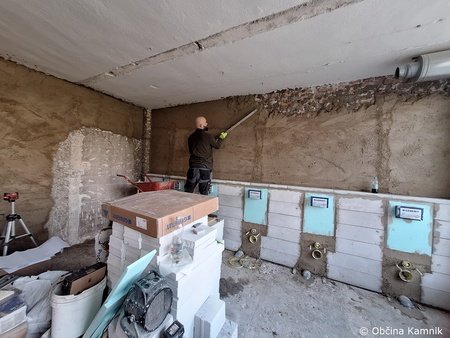 Prenova sanitarij na bazenu Pod skalco (2)